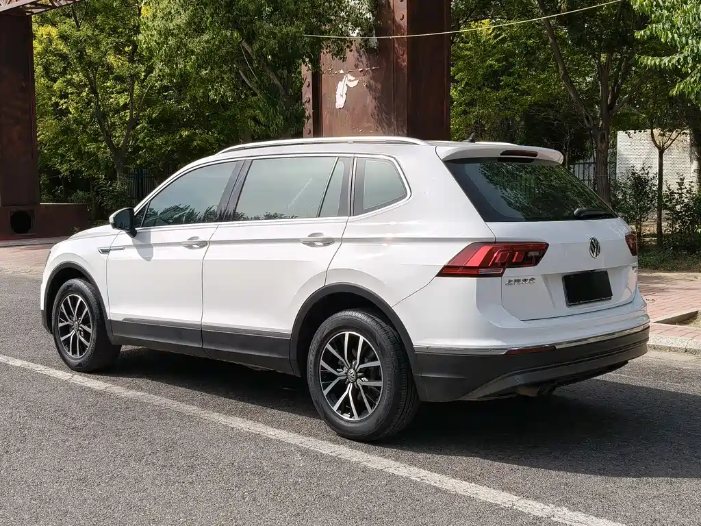 Volkswagen Tiguan L 2017 — фото 7