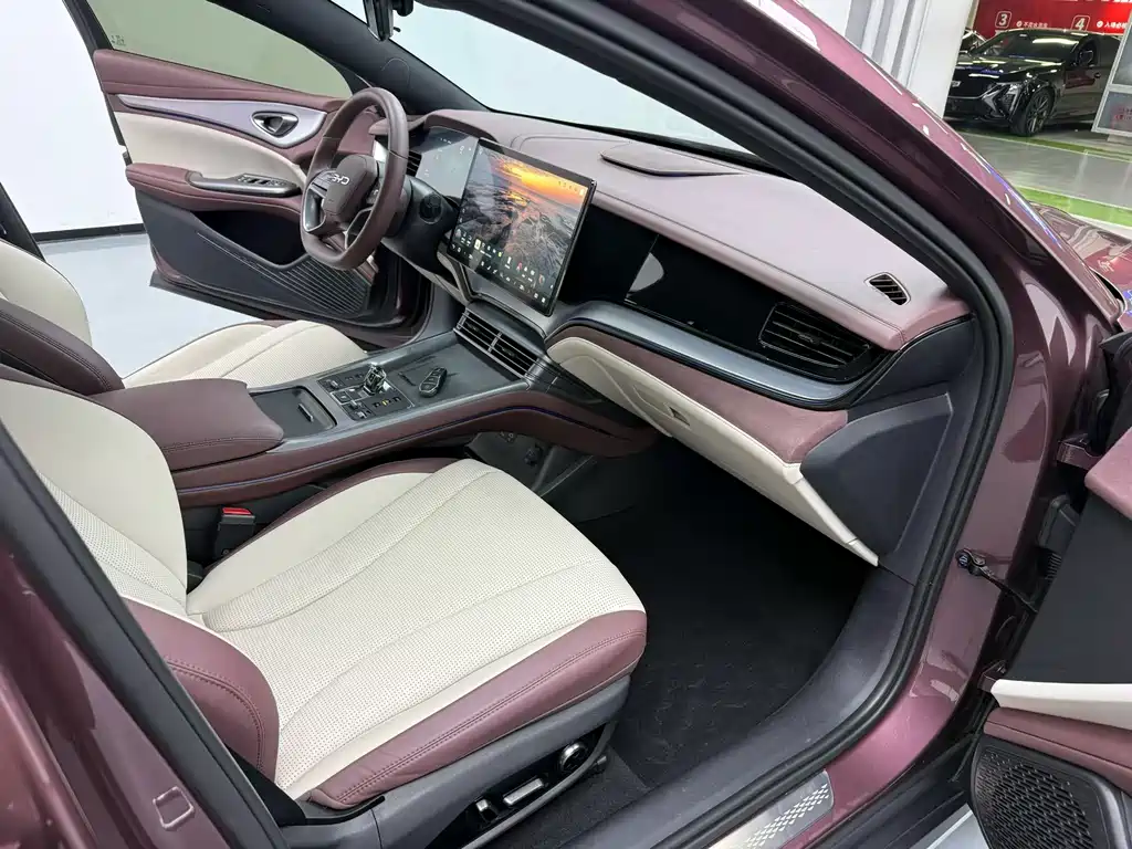 BYD Seal 07 DM-i 2026 — фото 3