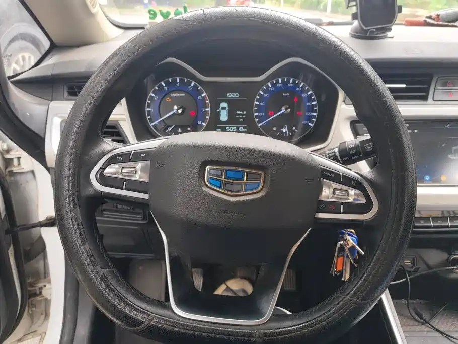 Geely Vision X3 2019 — фото 15