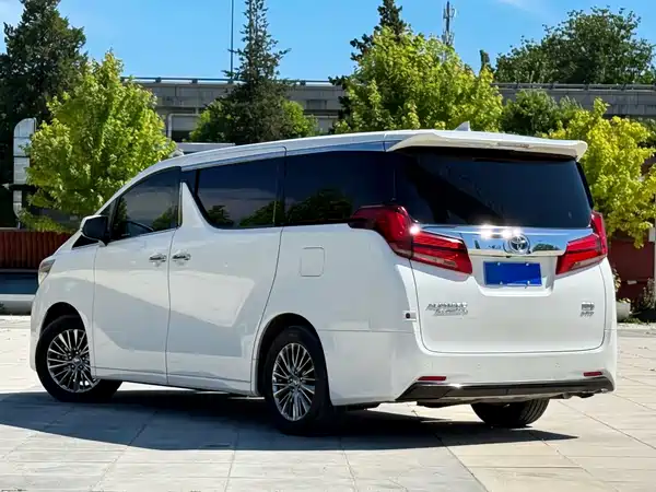 Toyota Alphard 2021