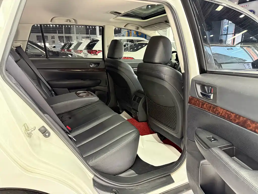 Subaru Outback 2014 — фото 15