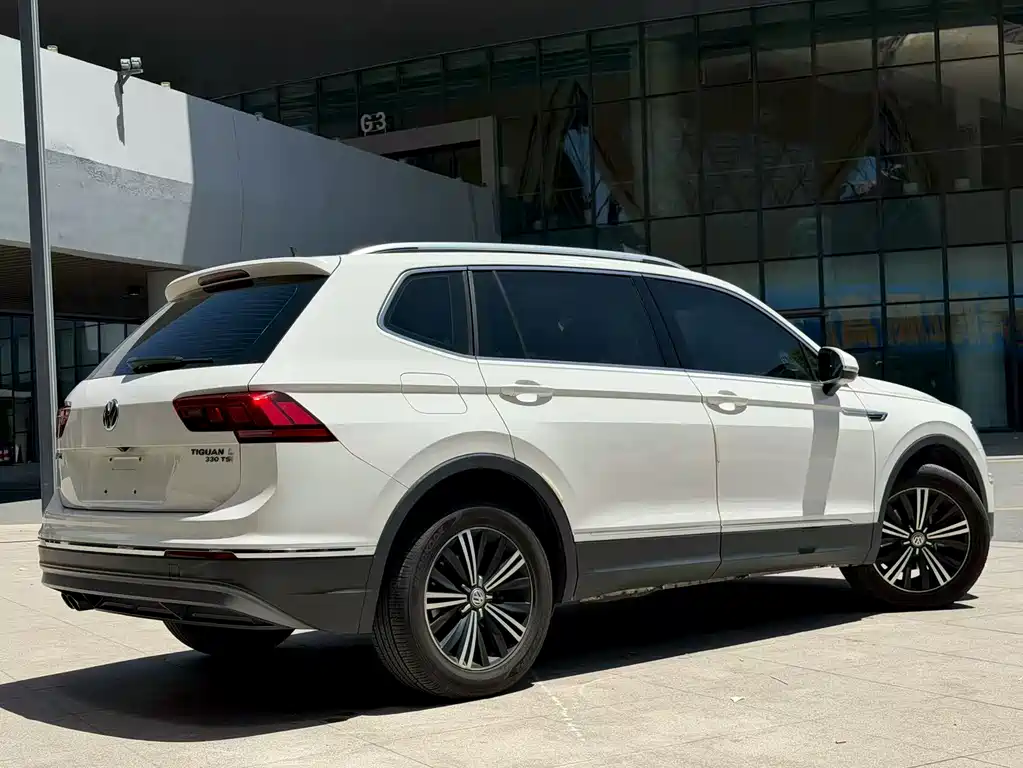 Volkswagen Tiguan L 2020 — фото 6