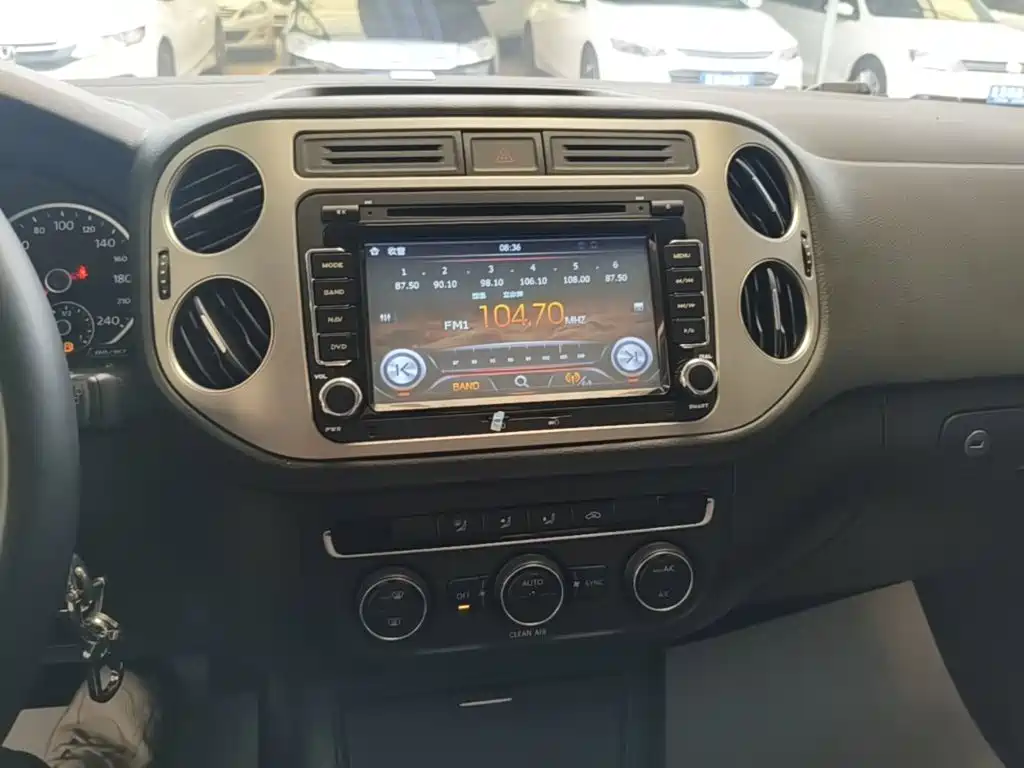 Volkswagen Tiguan 2016 — фото 13