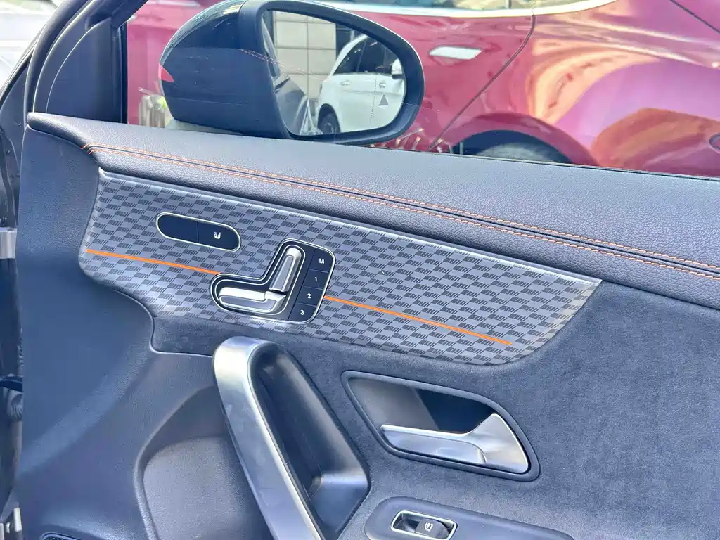 Mercedes-Benz A-Class AMG 2025 — фото 16