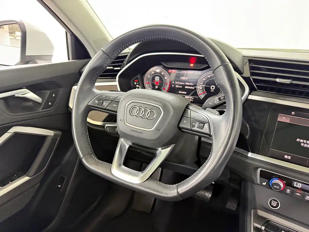 Audi Q3 2022 — фото 12