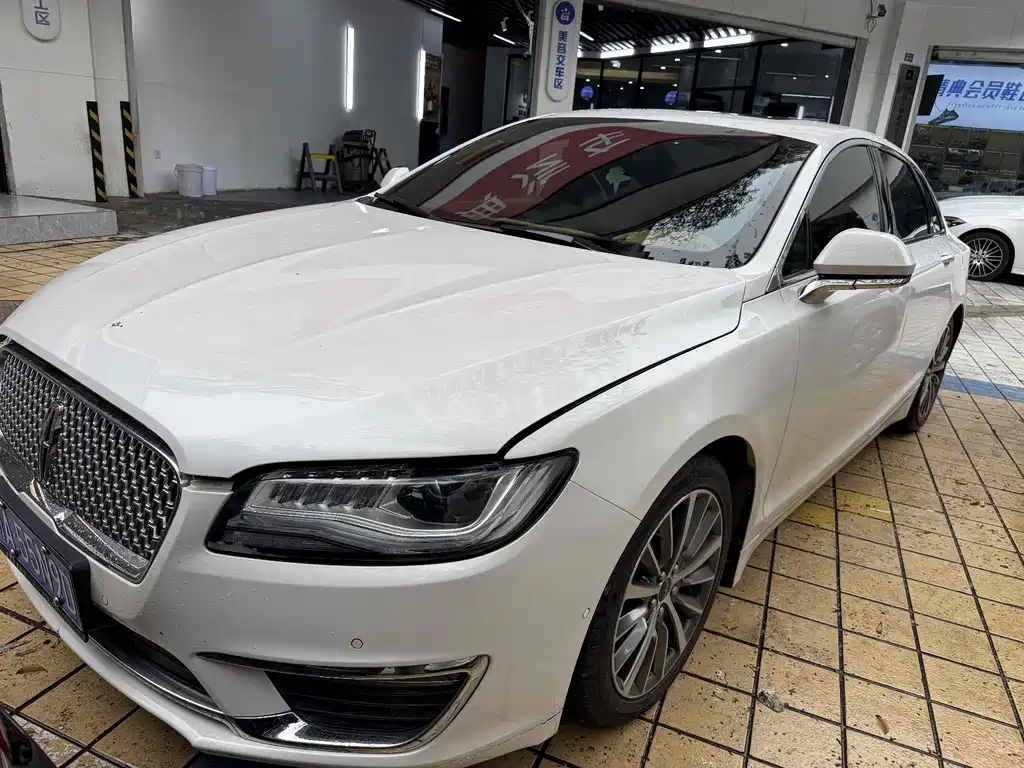 Lincoln MKZ 2020