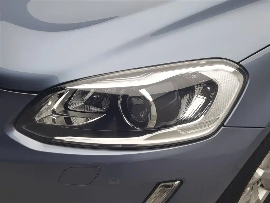 Volvo XC60 2017 — фото 7
