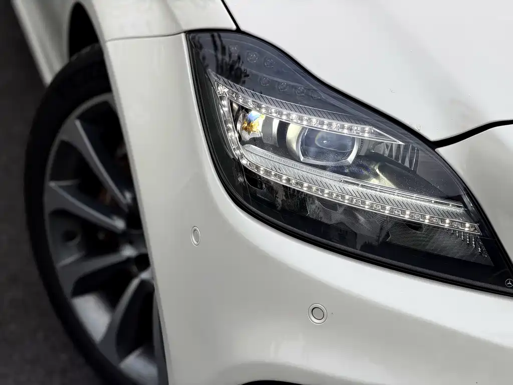 Mercedes-Benz CLS 2015 — фото 21