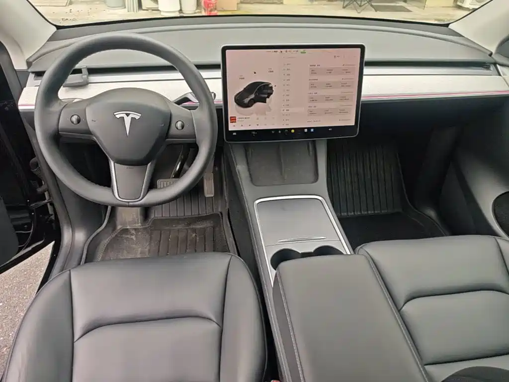 Tesla Model Y 2023 — фото 10