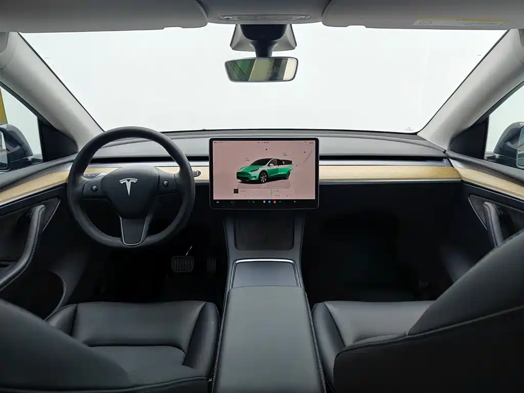 Tesla Model Y 2022 — фото 16