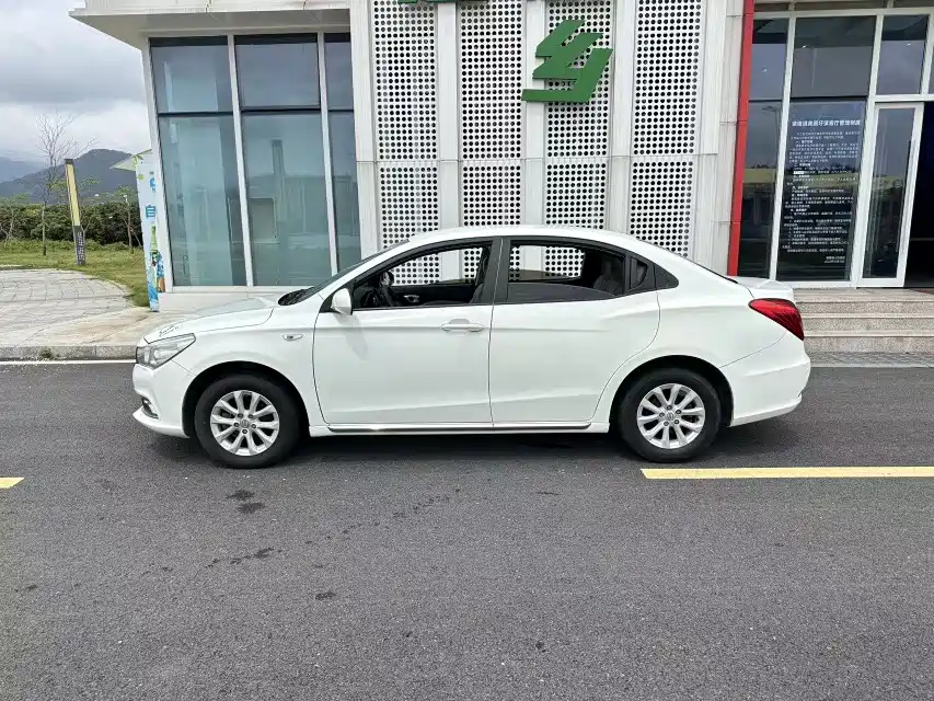 GAC Motor Trumpchi GA3S 2016