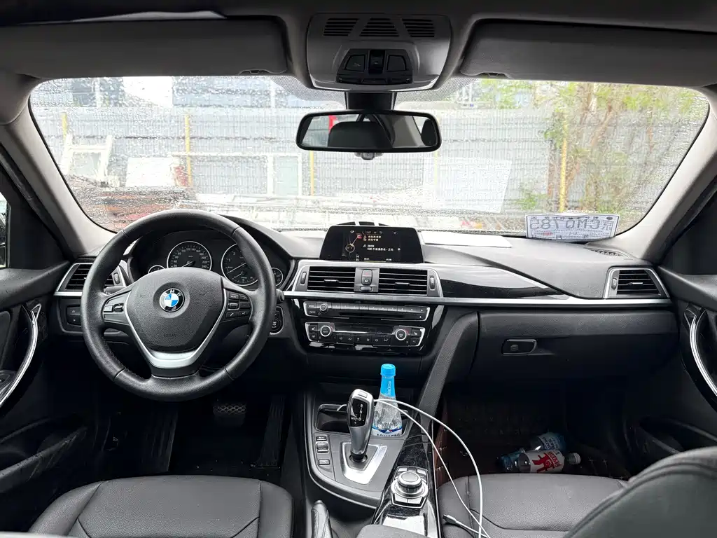 BMW 3 Series 2016 — фото 12