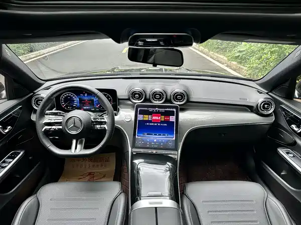 Mercedes-Benz C-Class 2024
