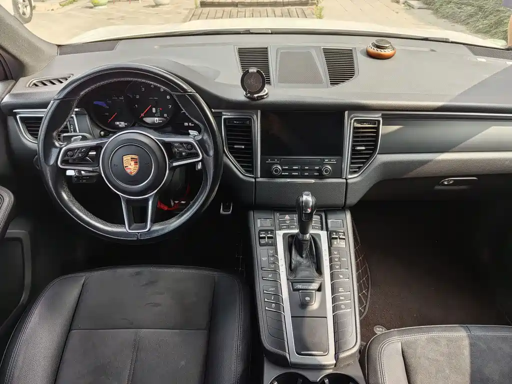 Porsche Macan 2017 — фото 8