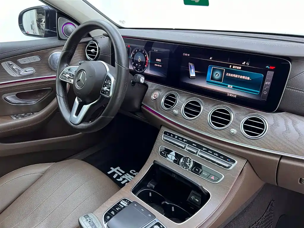 Mercedes-Benz E-Class 2020 — фото 19