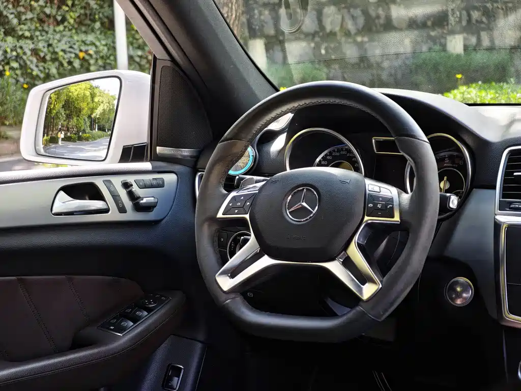 Mercedes-Benz M-Class AMG 2014 — фото 12