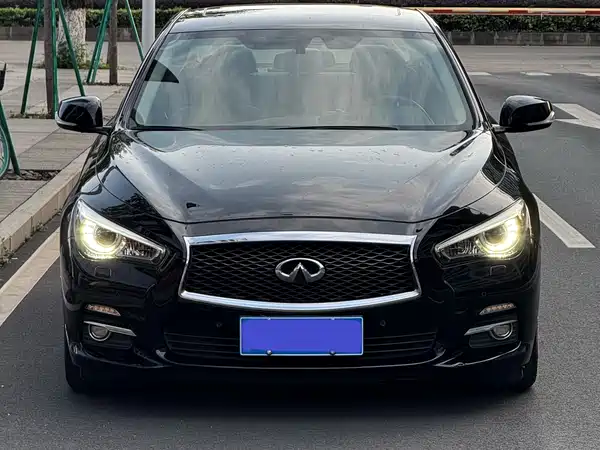 Infiniti Q50 2014