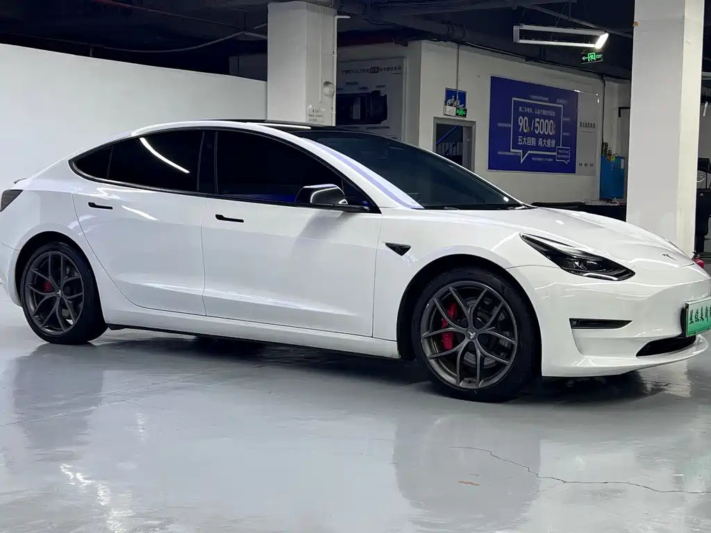 Tesla Model 3 2022 — фото 12