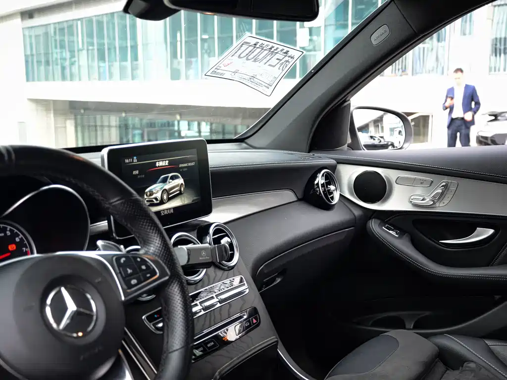 Mercedes-Benz GLC AMG 2020 — фото 14