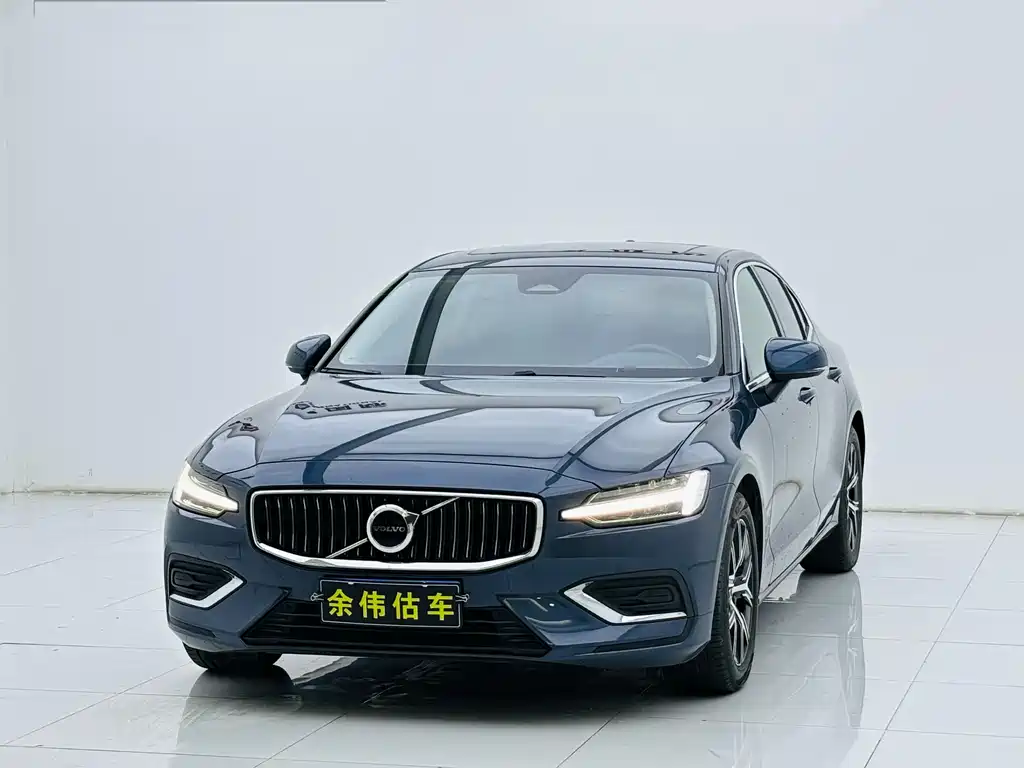 Volvo S60 2023 — фото 3