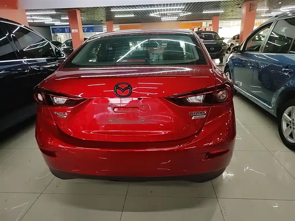 Mazda 3 Axela 2019 — фото 6