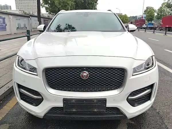 Jaguar F-PACE 2017