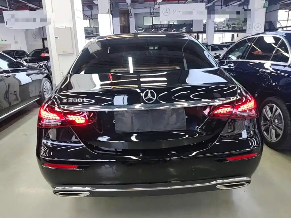 Mercedes-Benz E-Class 2022 — фото 6