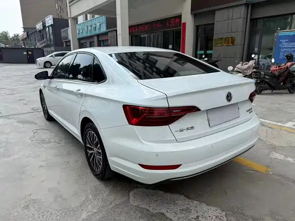 Volkswagen Sagitar 2020