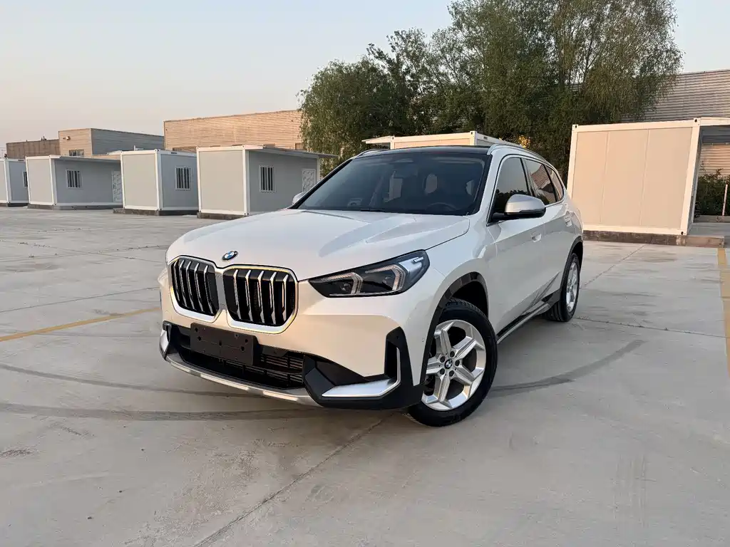 BMW X1 2023 — фото 1