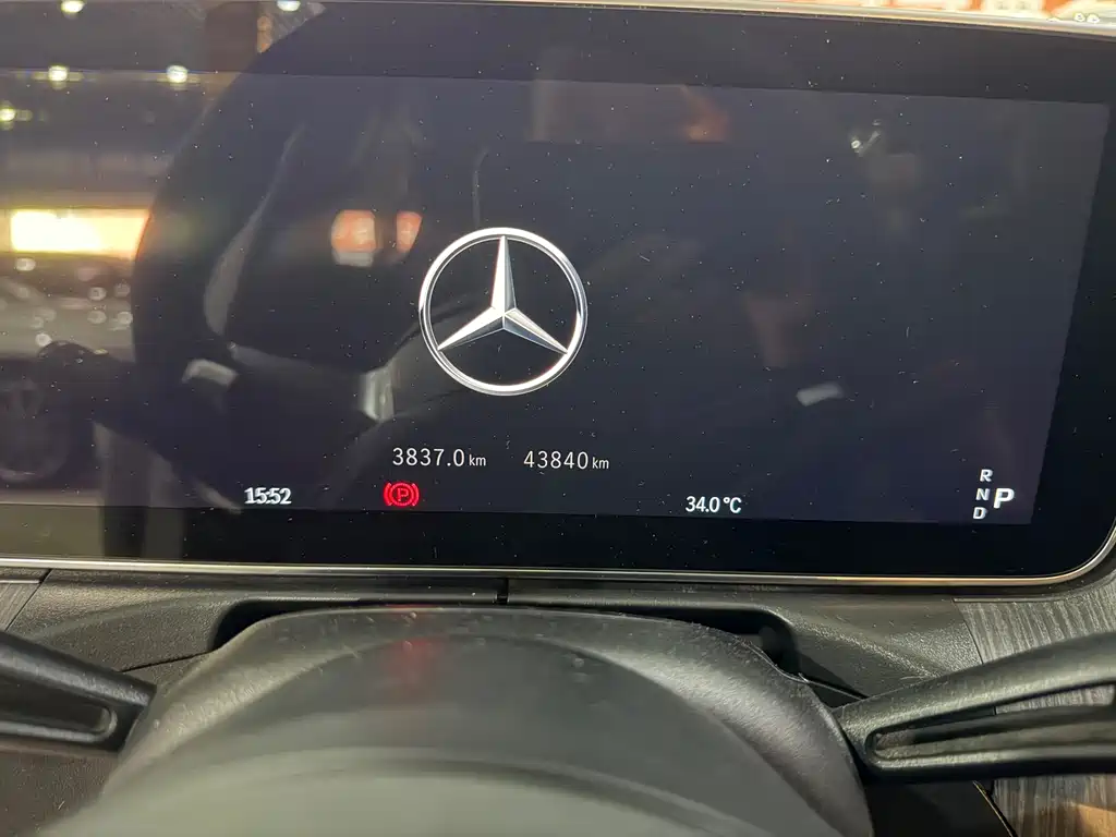 Mercedes-Benz C-Class 2023 — фото 18