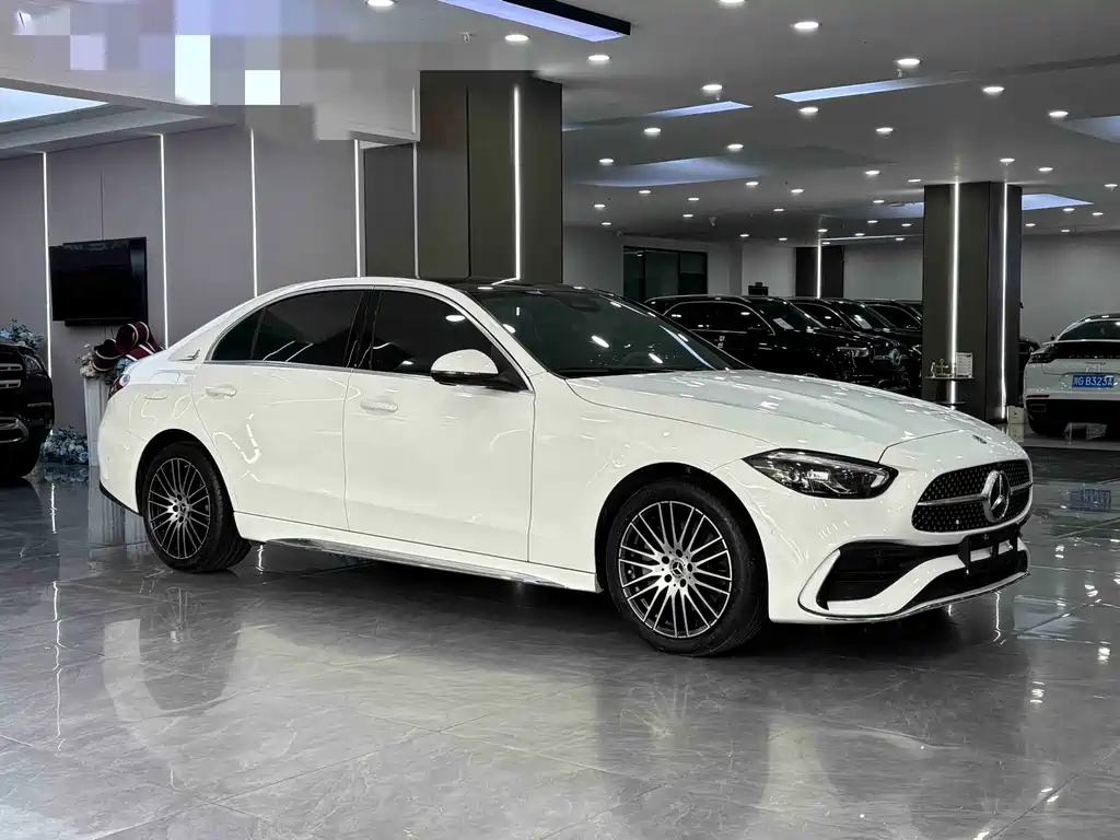Mercedes-Benz C-Class 2023 — фото 3