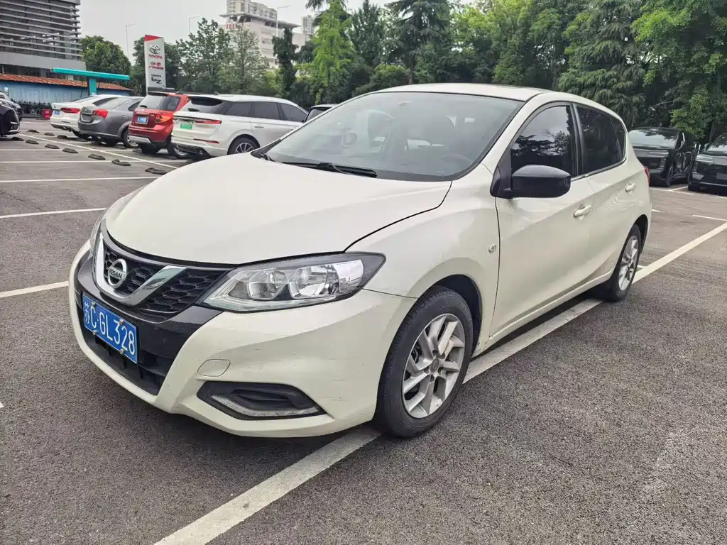 Nissan Tiida 2020 — фото 1