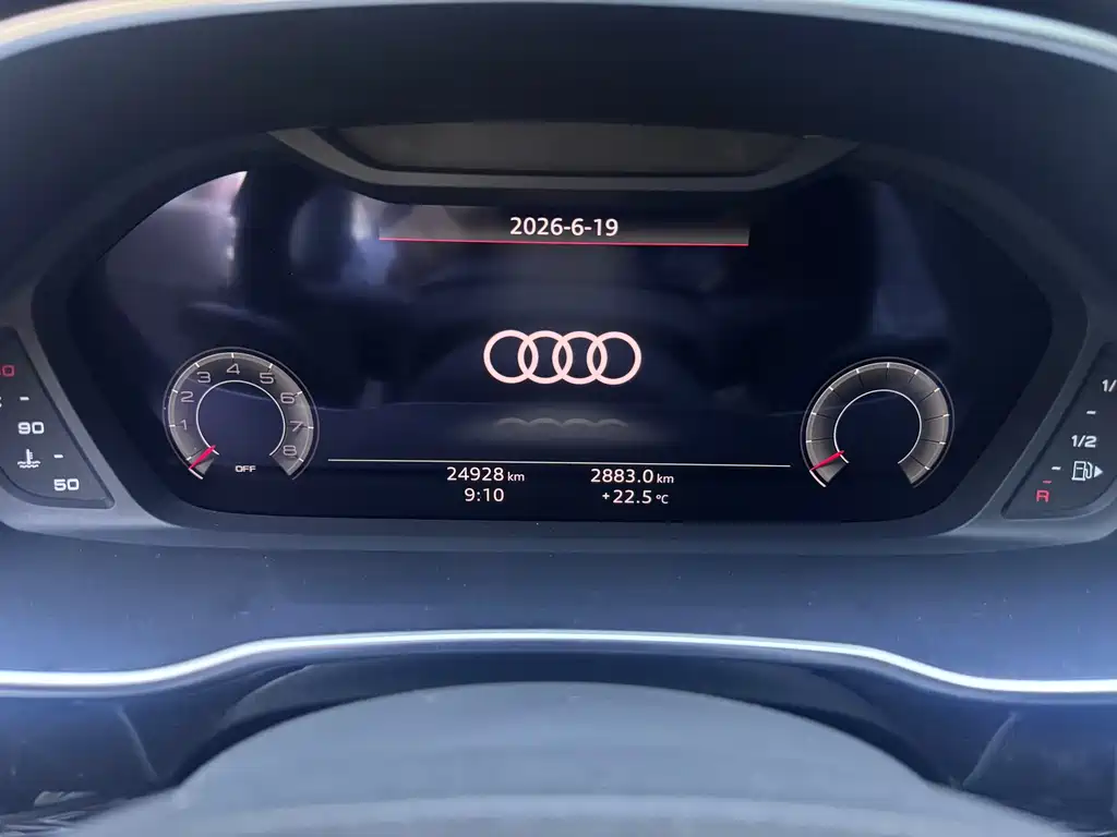 Audi Q3 2022 — фото 11