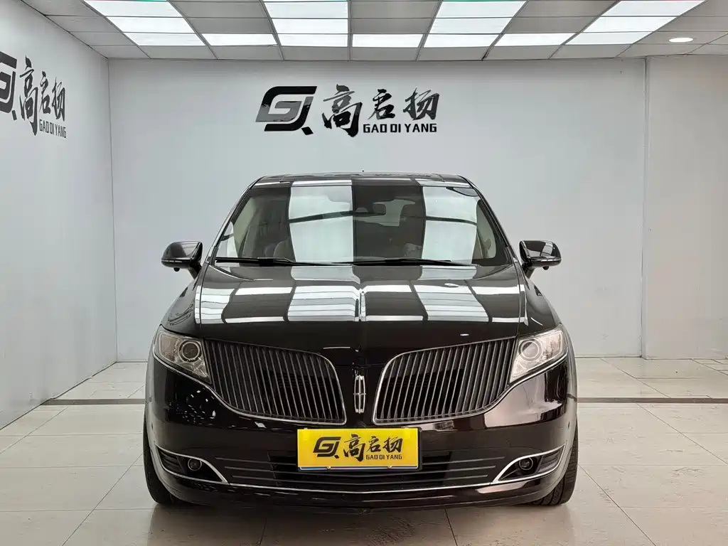 Lincoln MKT 2014 — фото 2
