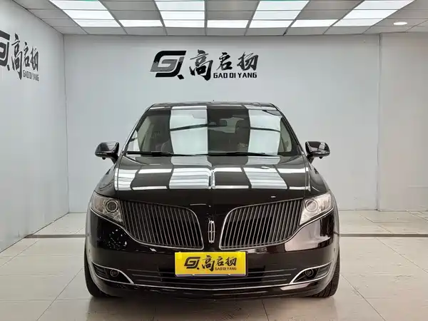 Lincoln MKT 2010