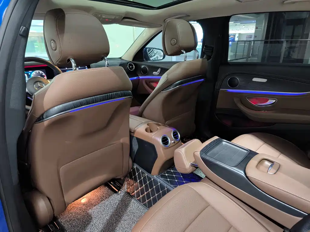 Mercedes-Benz E-Class 2020 — фото 16