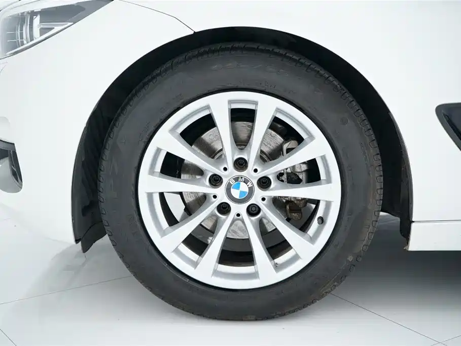 BMW 3 Series GT 2017 — фото 26