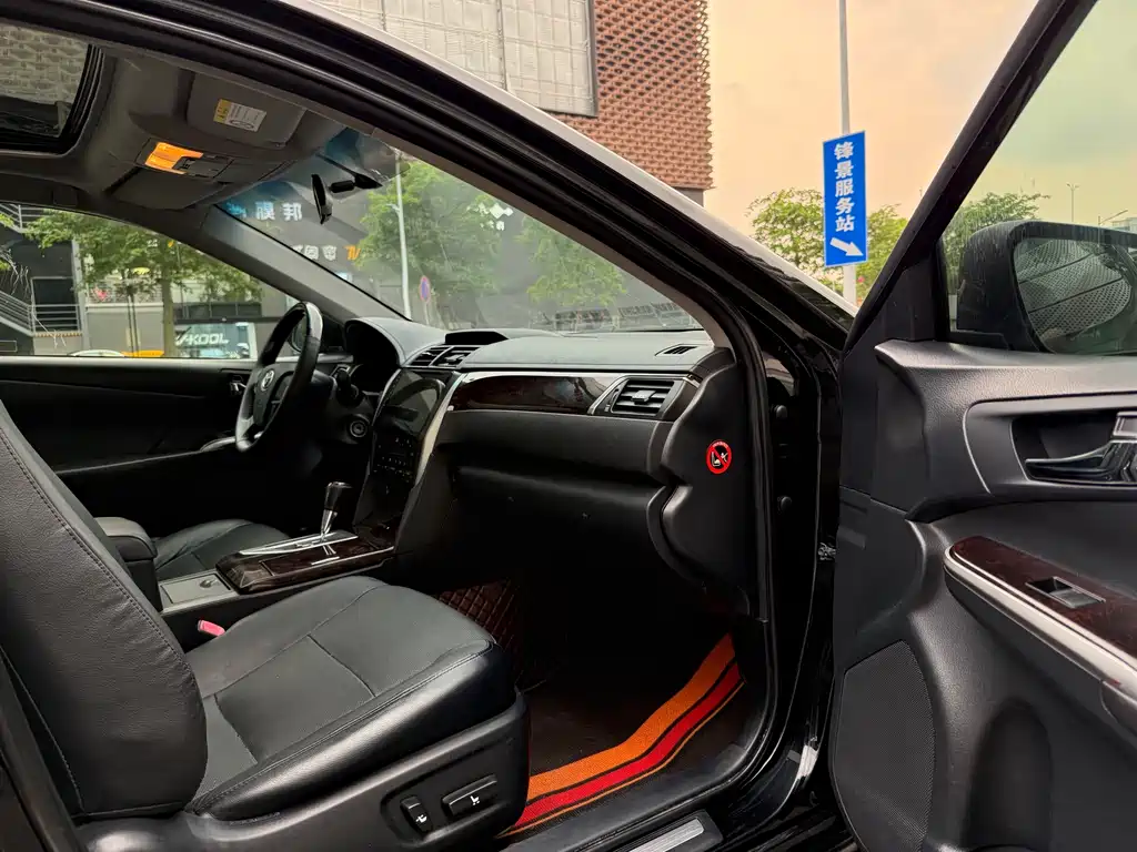 Toyota Camry 2015 — фото 15