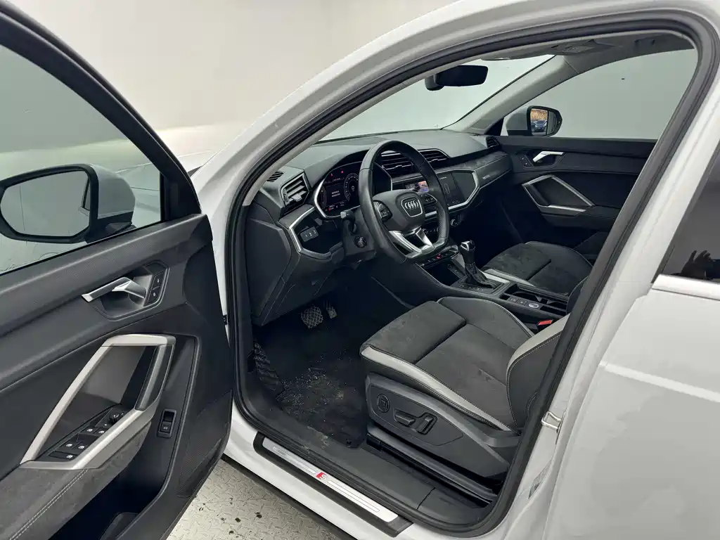 Audi Q3 2023 — фото 20