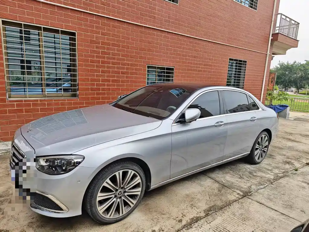 Mercedes-Benz E-Class 2025 — фото 1