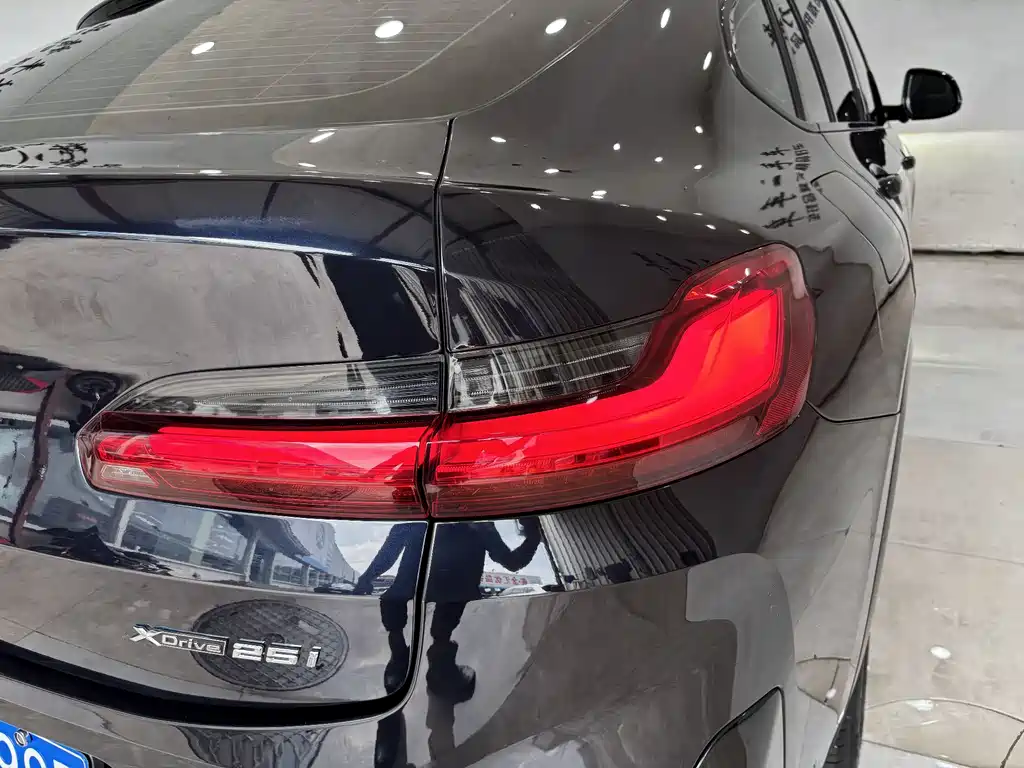 BMW X4 2023 — фото 9