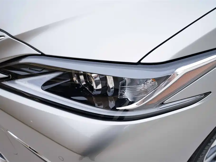 Lexus ES 2023 — фото 15