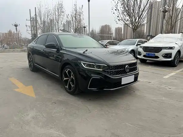 Volkswagen Passat 2023