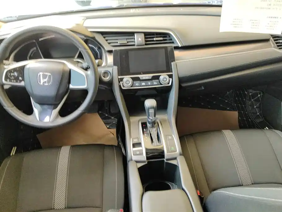 Honda Civic 2019 — фото 12