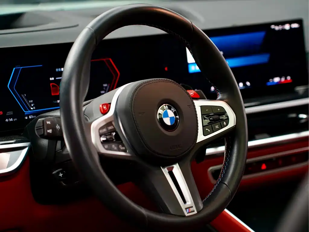 BMW X6 M 2023 — фото 14