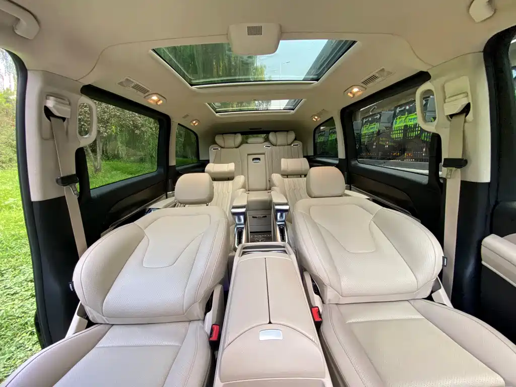Mercedes-Benz V-Class 2023 — фото 21