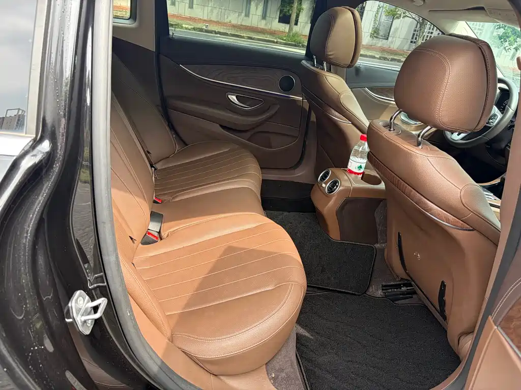 Mercedes-Benz E-Class 2019 — фото 10