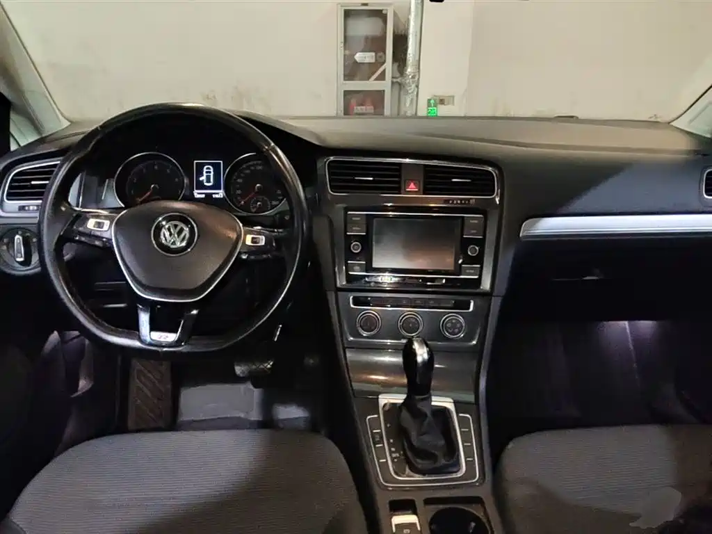 Volkswagen Golf 2018 — фото 10