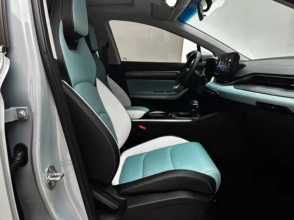 Geely Emgrand S 2023 — фото 15