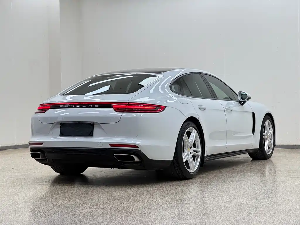 Porsche Panamera 2018 — фото 4
